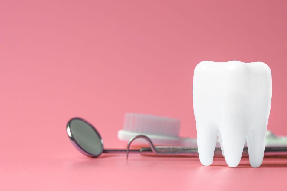 牙齒矯正器種類有哪些？4種矯正器原理、價格、優缺點一次告訴你！